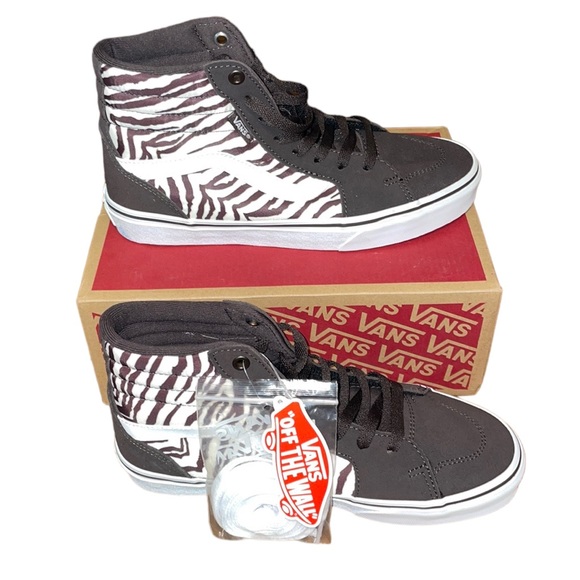 Vans Shoes - •VANS•NWT BLACK & WHITE ZEBRA STRIPED OLD SKOOL SK8 HIGH TOP SNEAKERS SIZE W/8